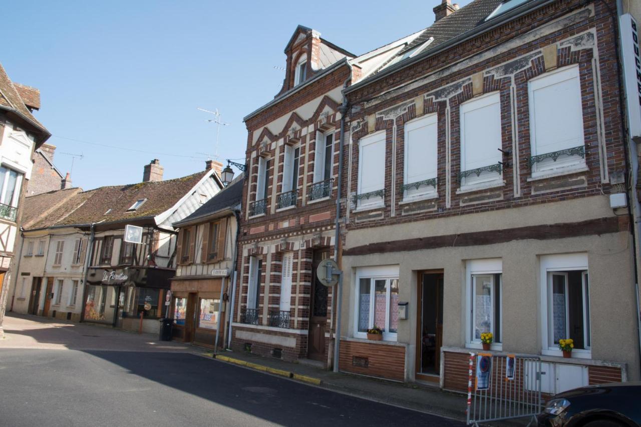 Damville Centre Zewnętrze zdjęcie